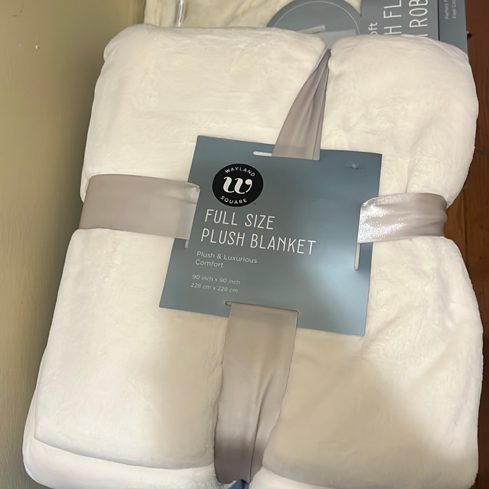 Wayland square full size plush blanket
